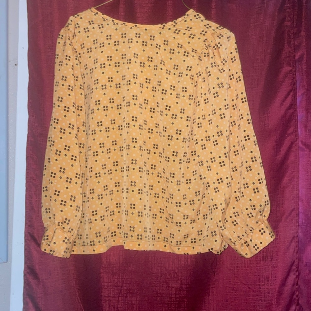 Nice dark yellow two piece set